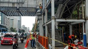 Begini Penampakan JPO Tosari yang Mulai Dibongkar