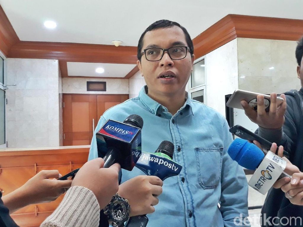 PPP Sayangkan Suap-suapan Satu Sendok di Acara PDIP Bali PPP Sayangkan Suap-suapan Satu Sendok di Acara PDIP Bali