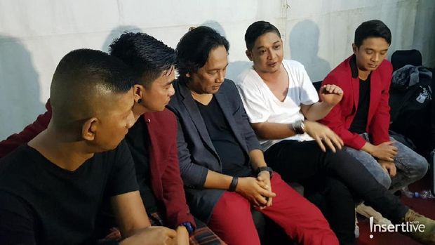 Ungu Setelah Memeriahkan Acara HUT Transmedia ke-17