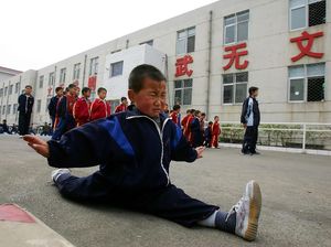 Lentur Kebangetan! Kelincahan Para Bocah yang Sedang Latihan Kung Fu