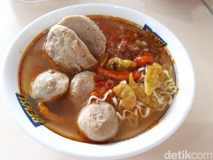 Punya Uang Rp 25 Ribu Bisa Cicip Bakso Artis Hingga Bakso Rudal di Depok
