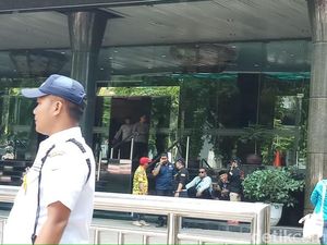Akan Didemo, Gedung Granadi Dijaga Ketat Polisi Akan Didemo, Gedung Granadi Dijaga Ketat Polisi