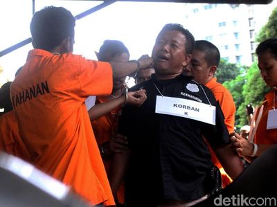 Begini Suasana Rekonstruksi Pengeroyokan Anggota TNI di Ciracas