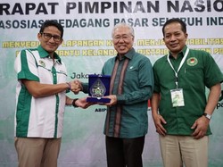 Di Acara Pedagang Pasar, Mendag: Salam dari Presiden ke Pak Sandi