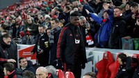Paul Pogba lagi-lagi dicadangkan dan bahkan tidak bermain semenit pun di laga Bigmatch ini. Sudah semakin parah keretakan hubungannya dengan Jose Mourinho? (Reuters/Carl Recine)