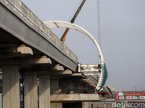 Rencana Sandiaga dan Ratu Prabu Bangun LRT Rp 400 T Rencana Sandiaga dan Ratu Prabu Bangun LRT Rp 400 T