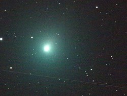 Misteri Kenapa Komet Berwarna Hijau Terpecahkan Setelah 90 Tahun