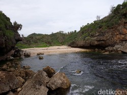 Camping Pinggir Pantai Nan Sunyi di Gunungkidul, Ini Tempatnya