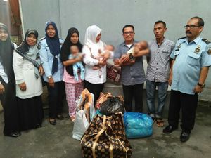 Ibu yang Bawa 3 Bayi Kembar ke Tahanan Dihukum 4 Bulan Penjara Ibu yang Bawa 3 Bayi Kembar ke Tahanan Dihukum 4 Bulan Penjara