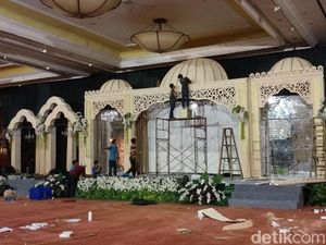 Mengintip Persiapan Resepsi Pernikahan Opick-Bebi Mengintip Persiapan Resepsi Pernikahan Opick-Bebi