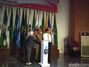 Kemendagri Luncurkan 15 Layanan Administrasi Berbasis Online