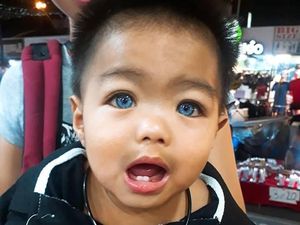 Punya Warna Mata yang Unik, Bocah Viral Ini Disebut Mirip Boneka