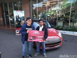 Dapat MINI Cooper Rp 12.000, Dedi Tetap Narik Ojek Online