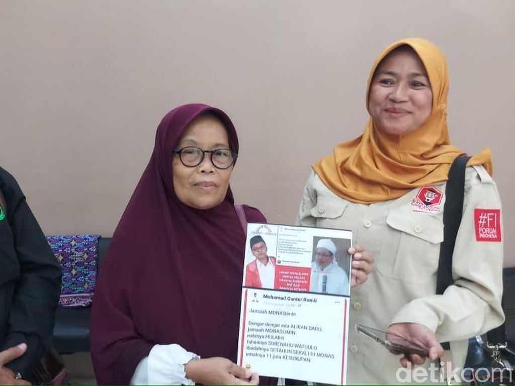 Guntur Romli Dipolisikan Lagi soal Status FB Jemaah Monaslimin Guntur Romli Dipolisikan Lagi soal Status FB Jemaah Monaslimin
