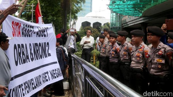 Benci Orba, Pendemo Tuntut Granadi Disita