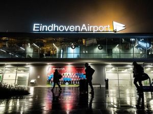 Bandara Belanda Ditutup karena Kabut Tebal, Ribuan Orang Telantar