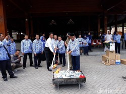 Pemkot Solo Bakar 54.404 KTP Tak Valid