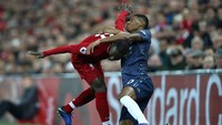 Liverpool langsung menggebrak sejak menit awal laga di mulai dan tak memberikan kesempatan untuk MU mengembangkan permainan. (Clive Brunskill/Getty Images)