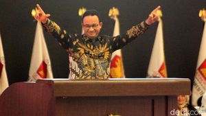 Senyum Anies Saat Salam Dua Jari di Konferensi Gerindra