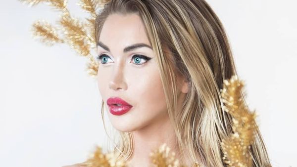 Potret Si Ratu Oplas yang Implan Bulu Mata Pakai Rambut Bagian Intim