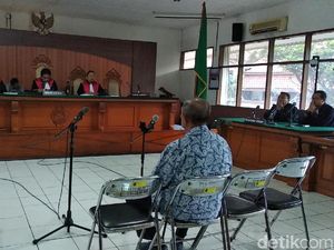 Ngedrop, Eks Bupati Bandung Barat Dilarikan ke RS dari Lapas Sukamiskin Ngedrop, Eks Bupati Bandung Barat Dilarikan ke RS dari Lapas Sukamiskin