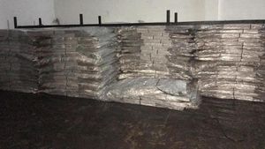 Foto: Waduh, 2.065 Kotak Suara Kardus Terendam Banjir di Bali