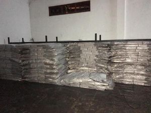 Foto: Waduh, 2.065 Kotak Suara Kardus Terendam Banjir di Bali Foto: Waduh, 2.065 Kotak Suara Kardus Terendam Banjir di Bali