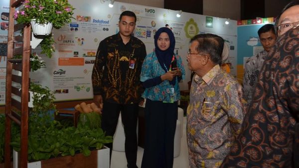JK Tinjau Pameran Urban Farming