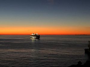 Foto: Susi Pudjiastuti dan Sunrise Indah Monaco