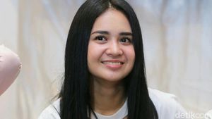 Senyuman Manis Michelle Ziudith