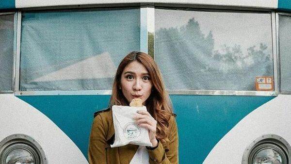 10 Momen Kulineran Si Cantik Acha Sinaga di Australia