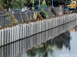 Turap Sepanjang 11,3 Km Dibangun di Jakarta Barat Selama 2018
