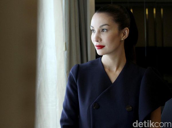 Mau Kenalan Lebih Dekat dengan Nadya Hutagalung?