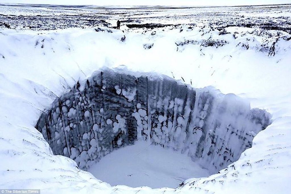 Tanah beku (permafrost) di Siberia kerap menyimpan metana, yang jika dipanaskan akan menimbulkan ledakan besar tak lama setelah gas tersebut mulai menguap. (Foto: Internet)