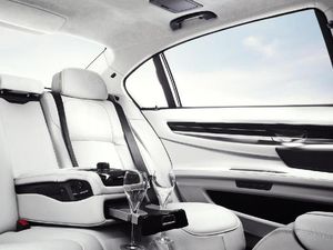 BMW Rancangan Putra Prabowo Terinspirasi dari Langit Gurun BMW Rancangan Putra Prabowo Terinspirasi dari Langit Gurun