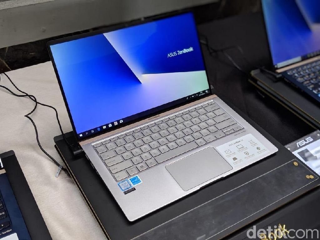 Laptop hingga Truk Bikin Impor RI Naik di Maret 2019 Laptop hingga Truk Bikin Impor RI Naik di Maret 2019