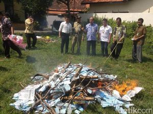 29.200 KTP Rusak Dibakar di Rembang, Ribuan Lainnya Menyusul