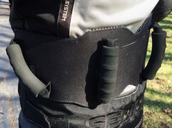 Risih Kalau Pelukan Naik Motor, Ini Ada Sabuk Khusus Boncenger