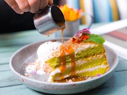 Kue Klepon yang Manis Lembut Bisa Dicicip di Kafe Ini