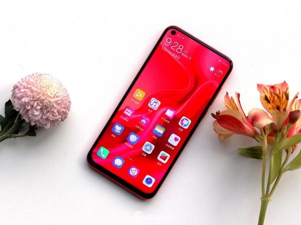 Penampakan Huawei Nova 4 yang Punya Kamera 48 MP