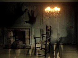 Hiiii! Ada Hantu Jahil di Restoran Burger yang Menyeramkan Ini