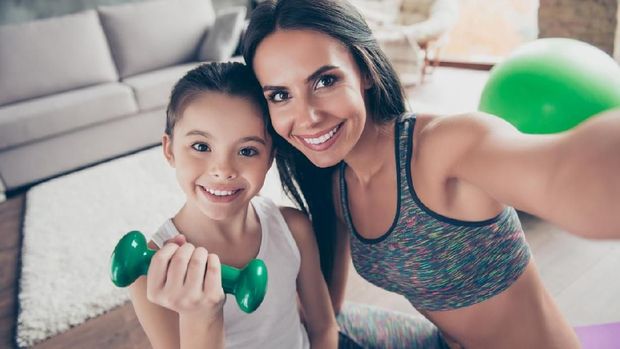 Tips Aman Berolahraga Sesai Usia, Bunda Perlu Simak