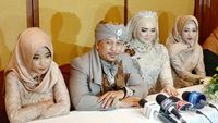 Raut Bahagia Opick dan Bebi Usai Resmi Menikah