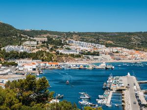 Foto: Kampung Halaman Jose Mourinho, Oke Juga