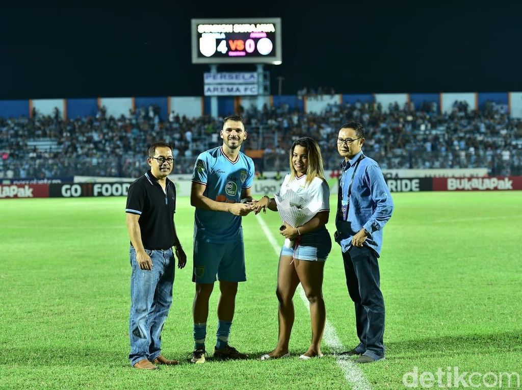 Negosiasi Alot, Wallace Tinggalkan Persela Lamongan? Negosiasi Alot, Wallace Tinggalkan Persela Lamongan?