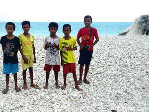 Kisah Anak-anak Pemotret Ulung dari Kupang Kisah Anak-anak Pemotret Ulung dari Kupang