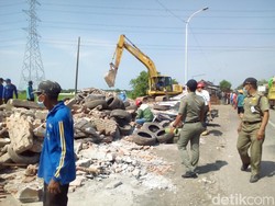 Tempati Sempadan Sungai, Bangunan Liar di Kudus Dibongkar