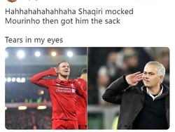 MU memecat Mourinho usai kalah dari Liverpool, di mana gawannya dibobol dua kali oleh Xherdan Shaqiri. Di laga itu, Shaqiri berselebrasi mengangkat telinga, yang dikaitkan dengan pemecatan Mourinho. (Foto: Istimewa)