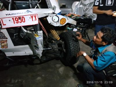 Saat Mobil Listrik Mahasiswa Tabrakan