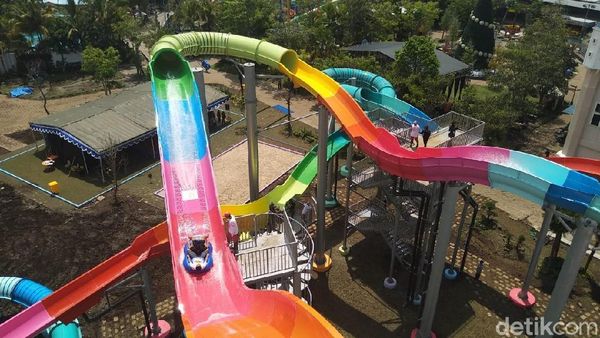 Foto: Seluncuran Air yang Bikin Deg-degan di Malang